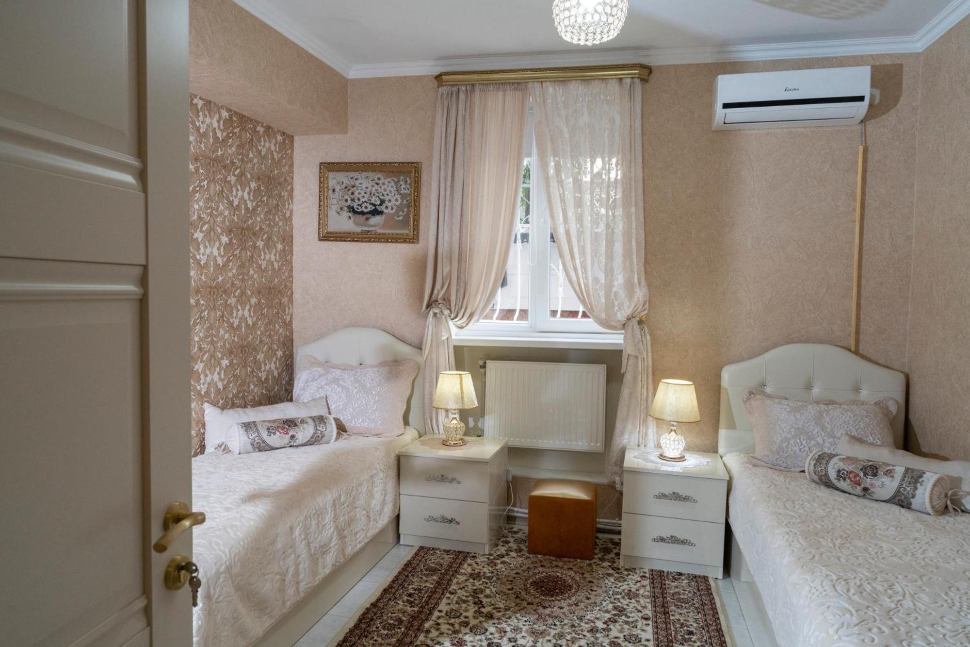 Elia Boutique Hostel & Apart-Hotel Тбилиси Экстерьер фото